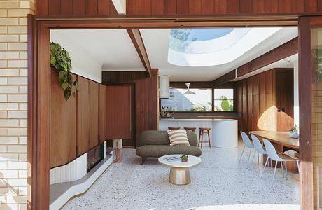 Casaballin Transforms Old Home into Family-Centric Retreat in Australia