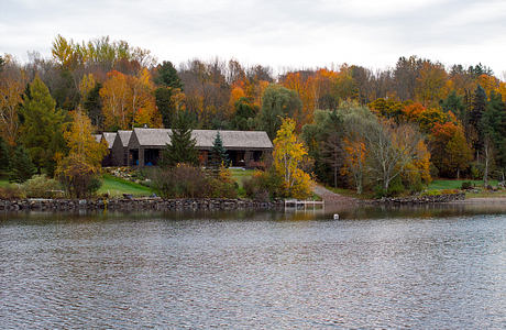 House on the Lake by Atelier Échelle