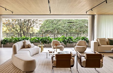 RAL Apartment by Patricia Martinez Architecture