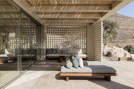 Unblocked by Studio Kontodimas - 8