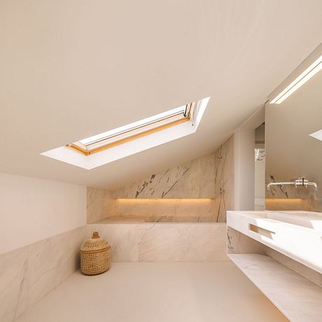 AIP Azóia Villa Merges with Nature Above the Cliffs of Portugal’s Azóia - 7