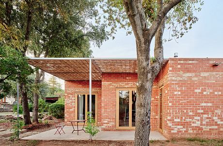 Casa GJ by Alventosa Morell Arquitectes
