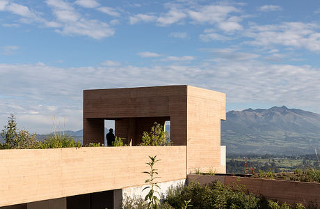 Casa Pastizal by Diez + Muller Arquitectos