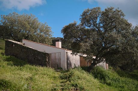Cottage in La Vera Combines Traditional Architecture with Modern Comforts - 1