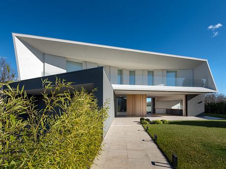 [FRA]me: Contemporary Architecture with Unique Geometric Elements - 1