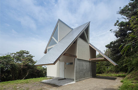 Futtsu Weekend House by Atelier MEME