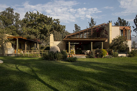 House GS: Vicca Verde Crafts Stylish Contemporary Refuge in Peruvian Nature - 1