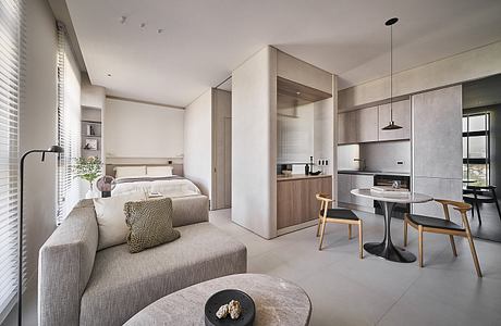 Loop Home in Taipei by Matt Kuo