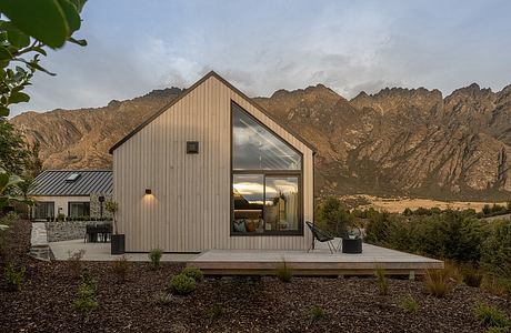 Ridge House by Ben Hudson