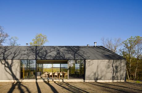 Ridge House by Worrell Yeung