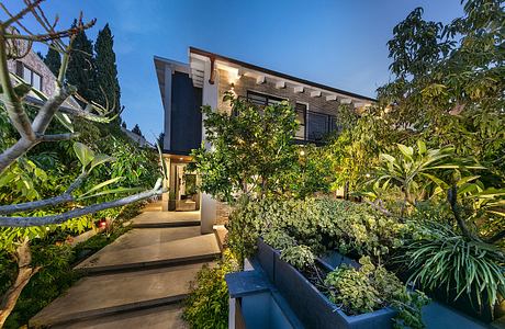 The Perfect Balance: Shpigel Architects Fuses Sentimental and Classic Elements