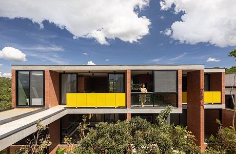 Trees House by Hersen Mendes Arquitetura
