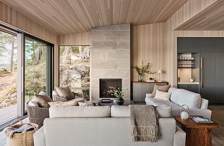 Rock Bluff House by Laura Killam Architecture
