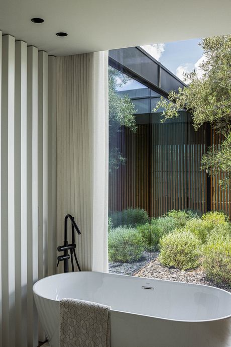 Casa da Encosta by Ricardo Azevedo Arquitecto - 9