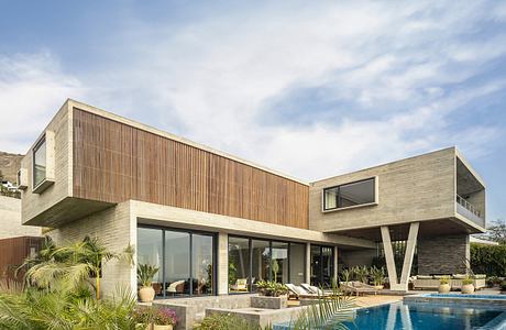 House DLF by Jaime Ortiz de Zevallos