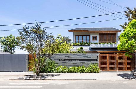 OM House by An Nam Design and Build