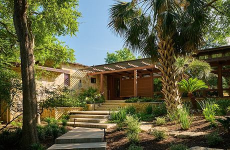 Foothill Terrace Reborn: A Sensitive Remodel in Austin’s Green Belt