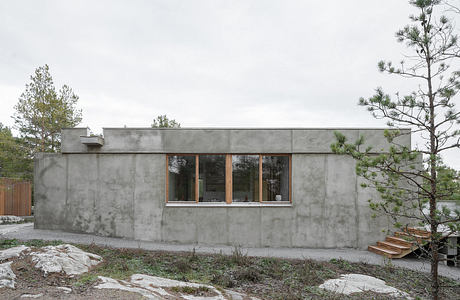 House Djurö Refines Indoor–Outdoor Living with Concrete Terrace