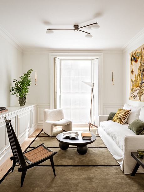 Notting Hill Flat — Light-Filled Rooms, Vintage Notes, Marble Quiet - 1