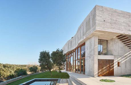 Oak House by Muka Arquitectura