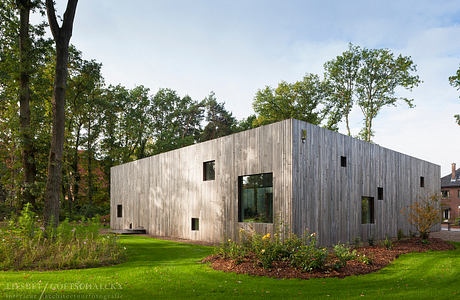 Square House by Cocoon Architecten