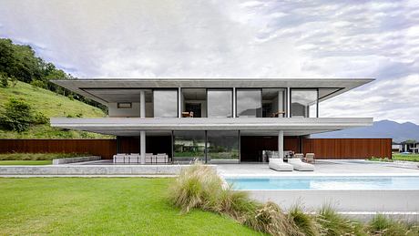 Wall House by Gabriela Casagrande Arquitetura - 1