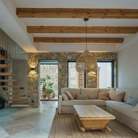 Casa del Sol: Courtyard House Rooted in Stone, Shade, Water Ritual - 2