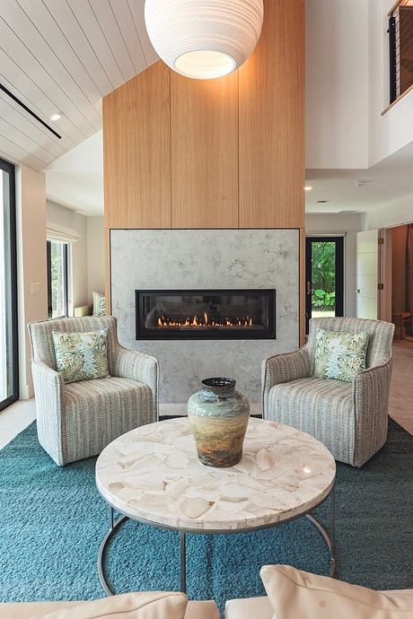 Central Beach Contemporary by Swarc Studio - 2