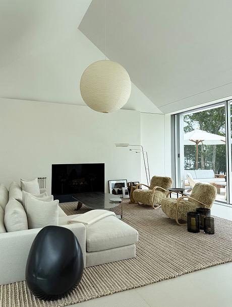 House on Sag Harbor — Two Gabled Wings Shape Family Life by the Water - 2