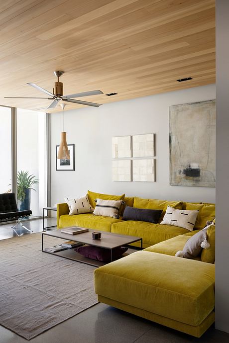 Palm Springs: Sun-Smart Courtyard Living for the Desert Climate Home - 2