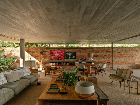 Patios House Landscaping: Lush Paths Guide A Seaside Home - 2