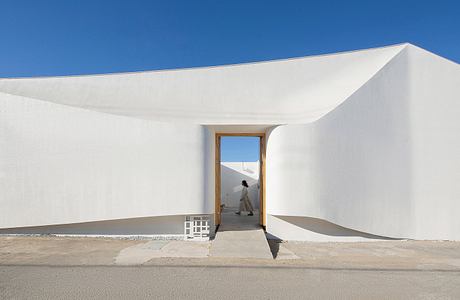 Sleeping Lab·Tang by Atelier d’More