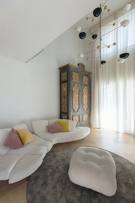 Villa Rosita Marries Past And Present Across Light-Filled Rooms - 2