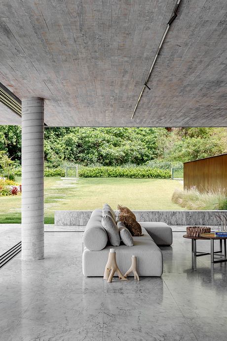 Wall House by Gabriela Casagrande Arquitetura - 2