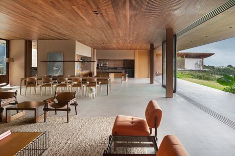 Taipa House Reimagines Vernacular Taipa For a Warm Modern Retreat - 3