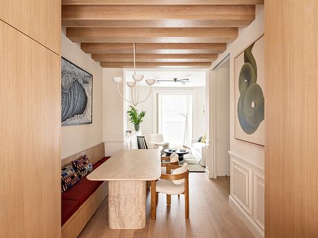 Notting Hill Flat — Light-Filled Rooms, Vintage Notes, Marble Quiet - 2