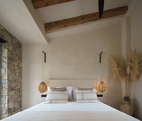 Casa del Sol: Courtyard House Rooted in Stone, Shade, Water Ritual - 5