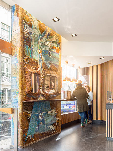 Pastelaria Alcôa: Wood, Stone, and Copper Revive a Lisbon Bakery Shop - 4