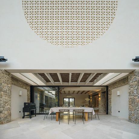 Casa del Sol: Courtyard House Rooted in Stone, Shade, Water Ritual - 6