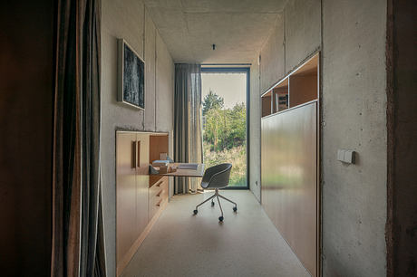 Country House Sets a Low Profile for a Lakeside Polish Retreat Home - 6