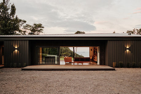 Kokako Heights House On a Wild Bluff Facing Whale Island in Matatā - 3