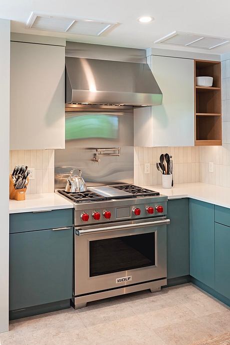 Central Beach Contemporary by Swarc Studio - 5