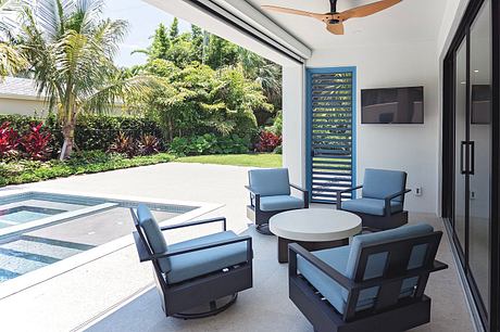 Central Beach Contemporary by Swarc Studio - 6