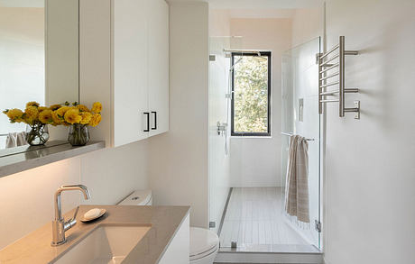 North South House Suspends a Family Cabin Above a Forested Ridge Site - 8