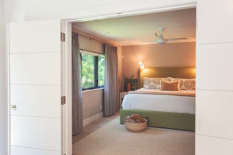 Central Beach Contemporary by Swarc Studio - 7