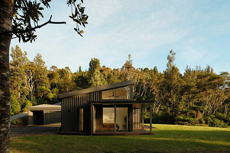 Kokako Heights House On a Wild Bluff Facing Whale Island in Matatā - 6