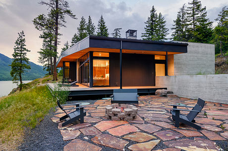 Lake Cle Elum Shapes A Modern Cabin For Snow, Sun, And Fire Year-Round - 7