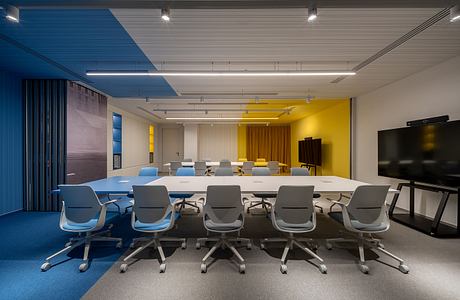 CTRL/PLAY Office: Kyiv Workspace Wired for Speed and Creative Drive