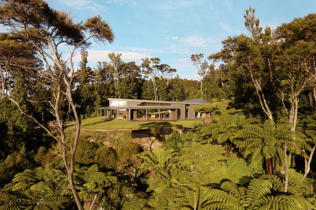 Kokako Heights House On a Wild Bluff Facing Whale Island in Matatā - 7