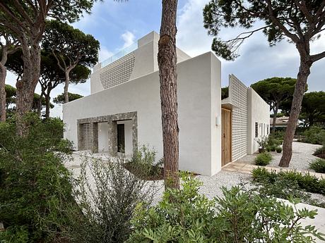 Casa del Sol: Courtyard House Rooted in Stone, Shade, Water Ritual - 9